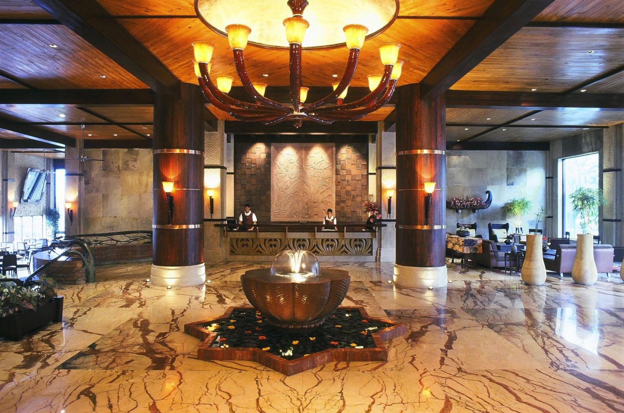 Fariyas Resort Lonavala Interiér fotografie