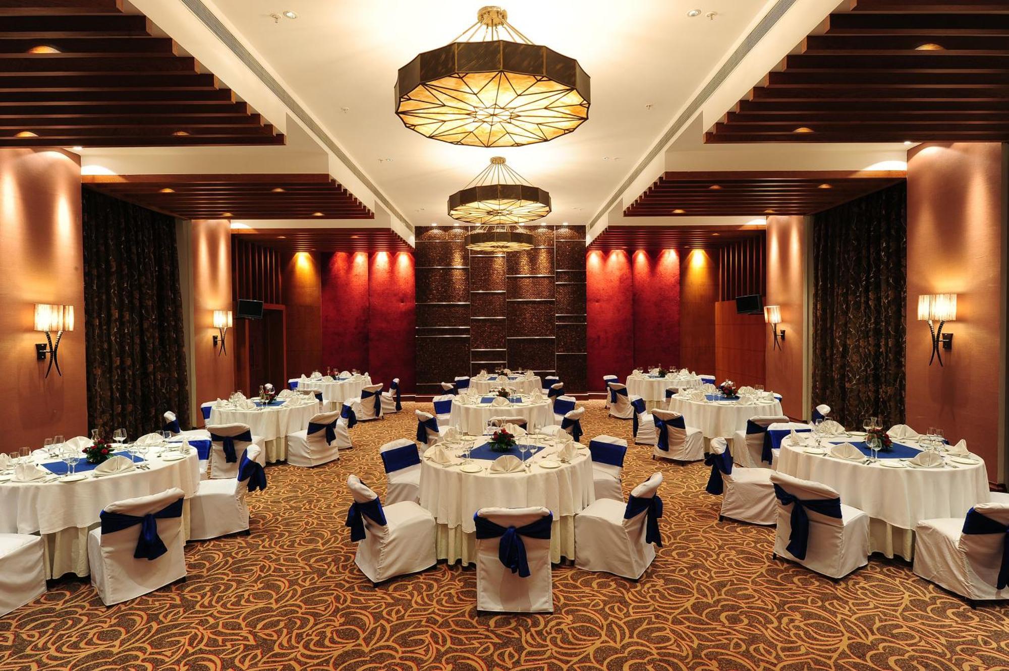 Fariyas Resort Lonavala Restaurace fotografie